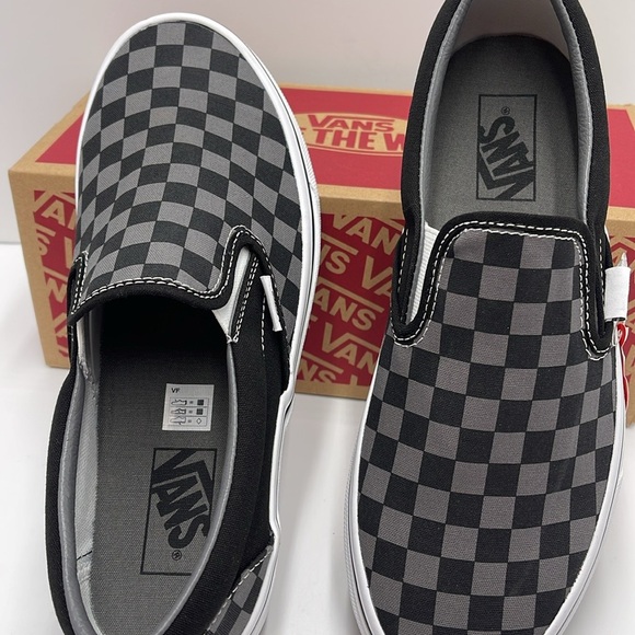 Vans Men’s Classic Slip-On Black/Pewter Checkerboard
VN000EYEBPJ
Sneakers - Picture 8 of 16